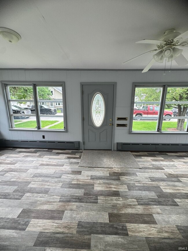 Photo - 304 N Main St
