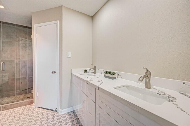 Photo - 13002 Kingsmill Dr