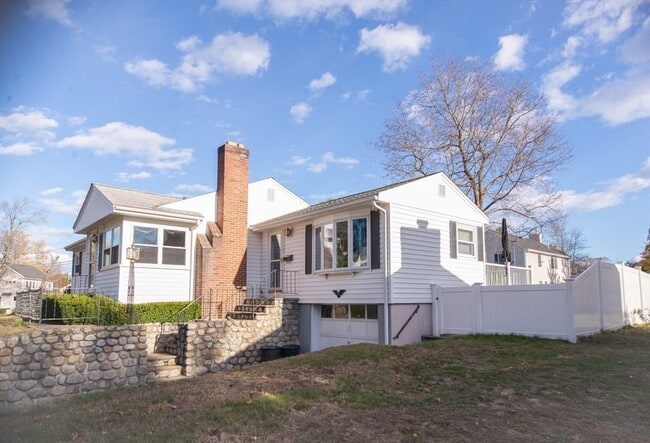 Photo - 29 Rainbow Ave