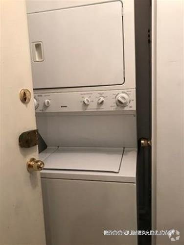 Building Photo - 275 Tappan St Rental