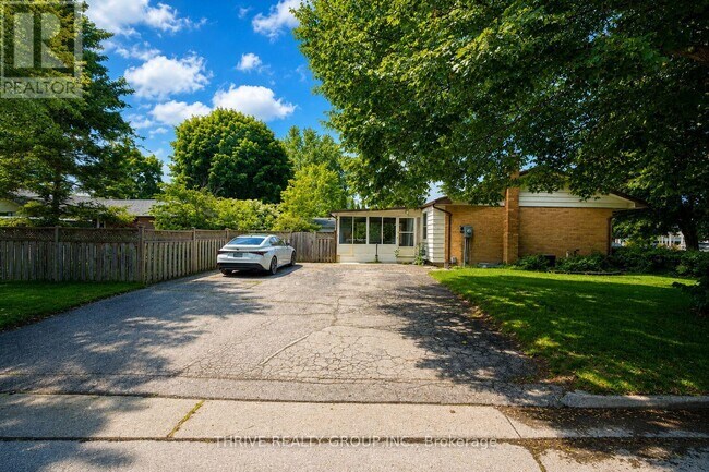 Photo - 1449 Glenora Dr