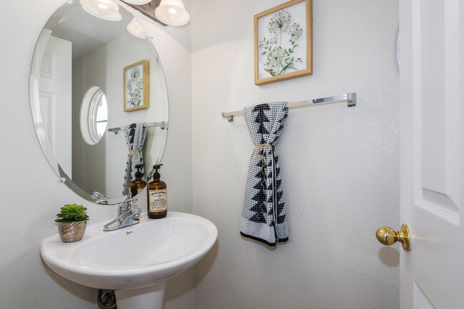 Photo - 411 Canyon Ct