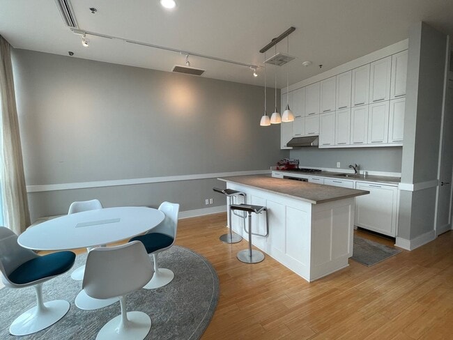 Photo - River Center 603, LLC Unit 603