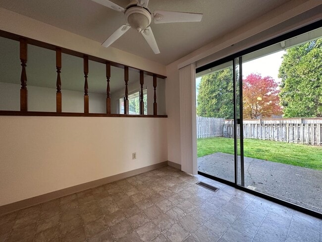 Photo - Charming 2 Bedroom Duplex with Spacious Yard in Gresham!