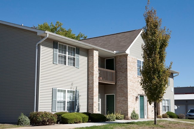 Covington Court Apartments - Covington Court Apartments