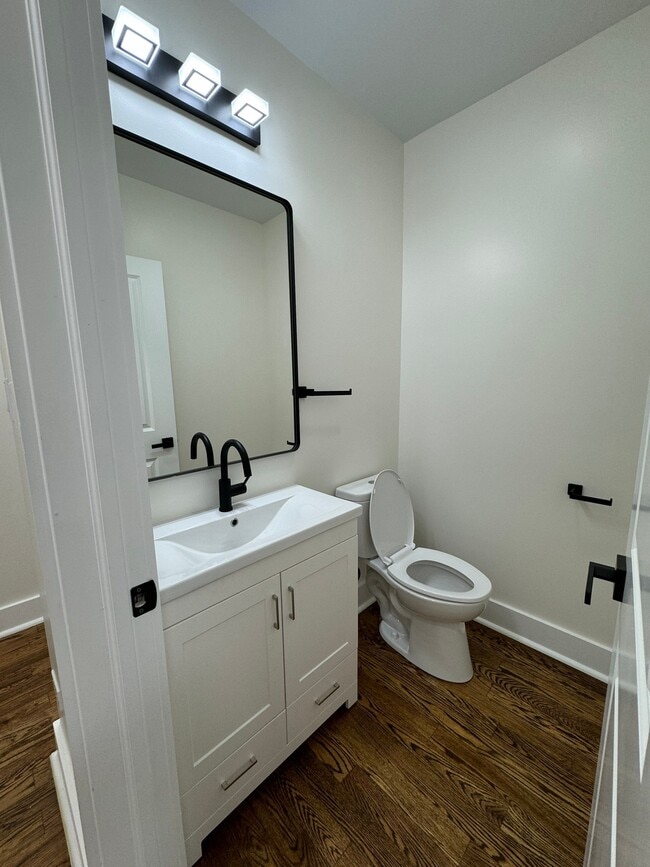 Photo - 4927 S Prairie Ave Townhome