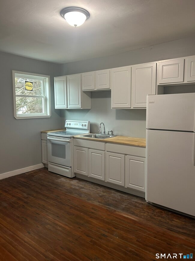 Photo - 162 Pinney Hill Rd