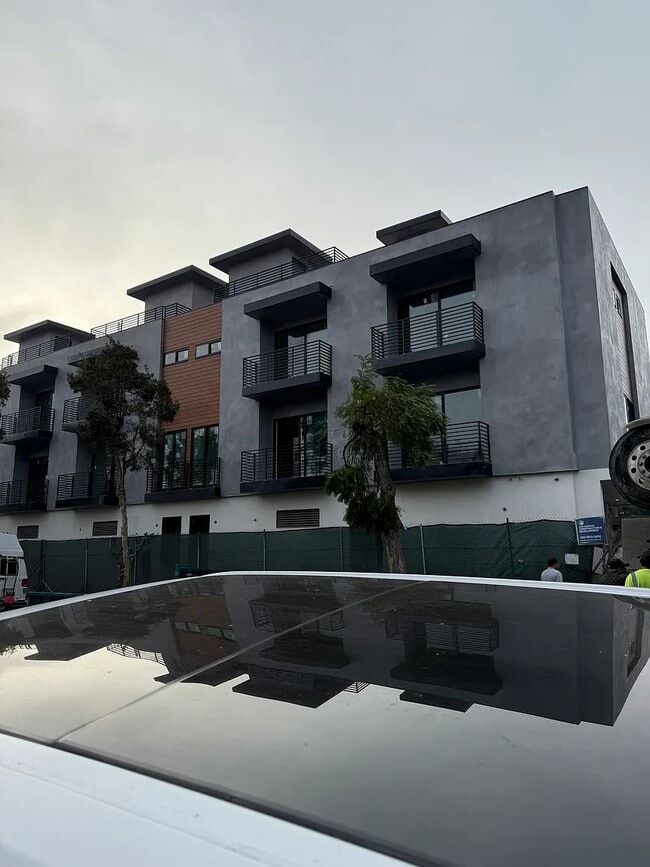 Photo - 8902 Sawyer St Unidad 8902