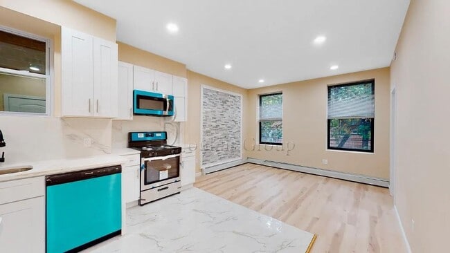 Photo - ** GUT RENOVATED ** 3 BEDROOM ** PRIME ASTORIA ** 2 MIN TO N/W