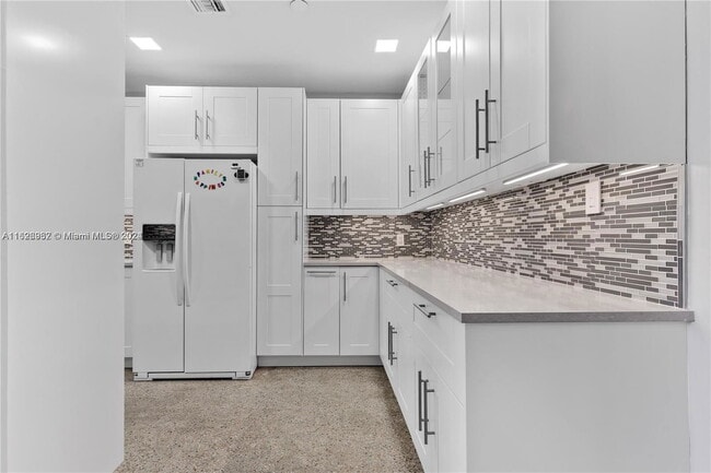 Photo - 211 NE 174th St