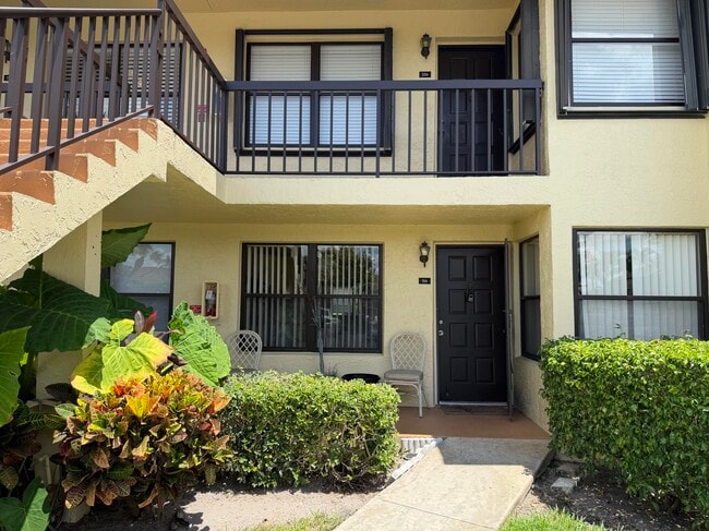 Building Photo - 4692 Lucerne Lakes Blvd E Unit 106
