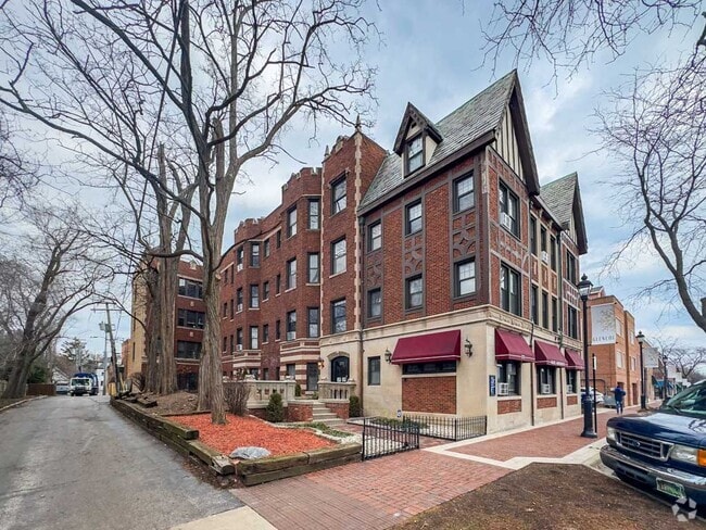 Building Photo - 376 Hazel Ave Rental