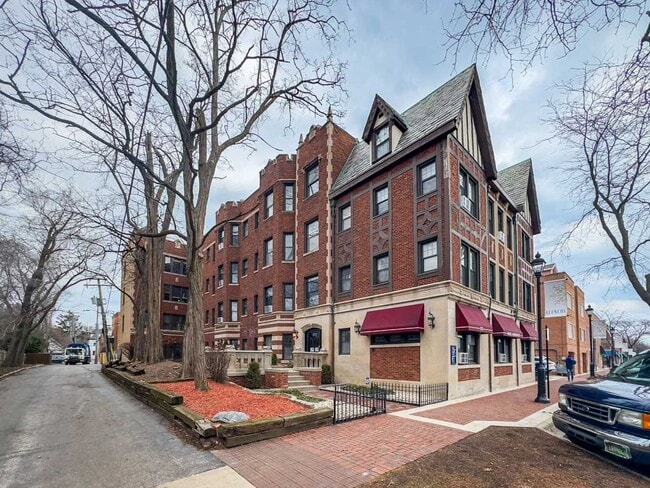 Building Photo - 376 Hazel Ave Rental