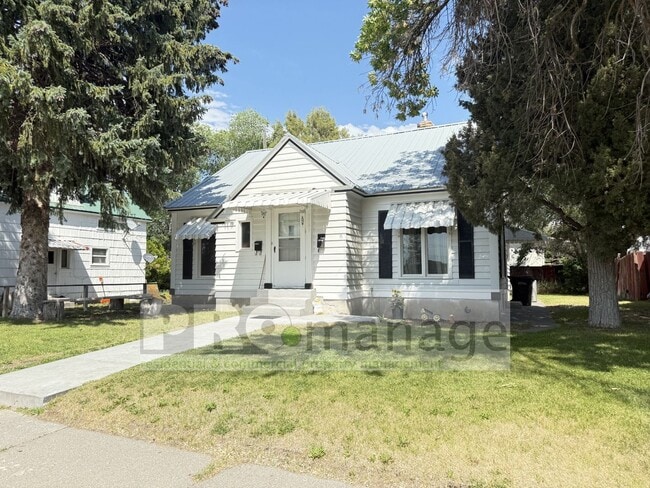 Building Photo - 1365 Scott Pl Unit 1365 Rental
