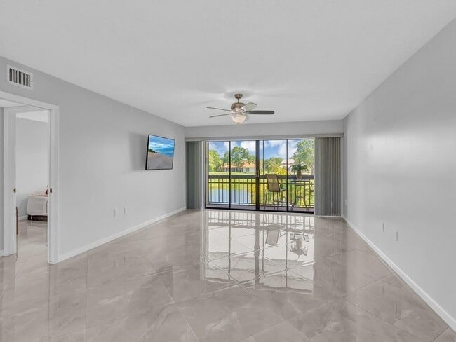 Photo - 3200 Twin Lakes Terrace