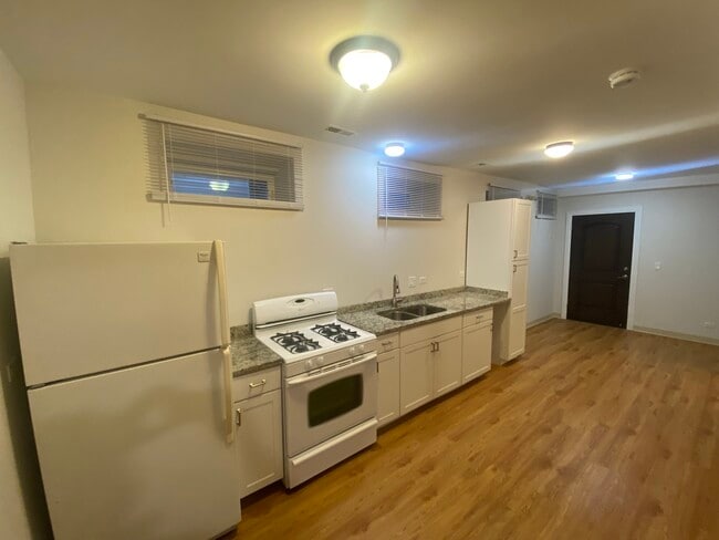 Photo - 1111 N Ashland Ave Unit 1B
