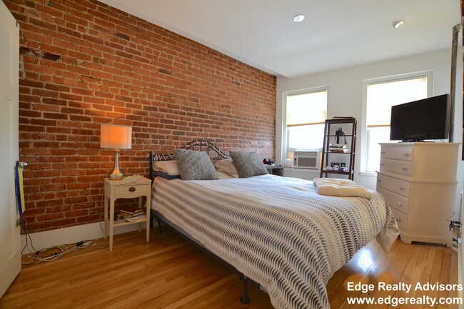 Photo - 5 Braemore Rd Unit 17