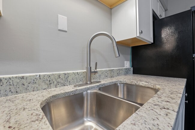 Photo - Concord Manor Apartments