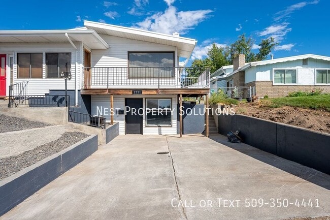 Photo - 1221 S Baker St Unit B