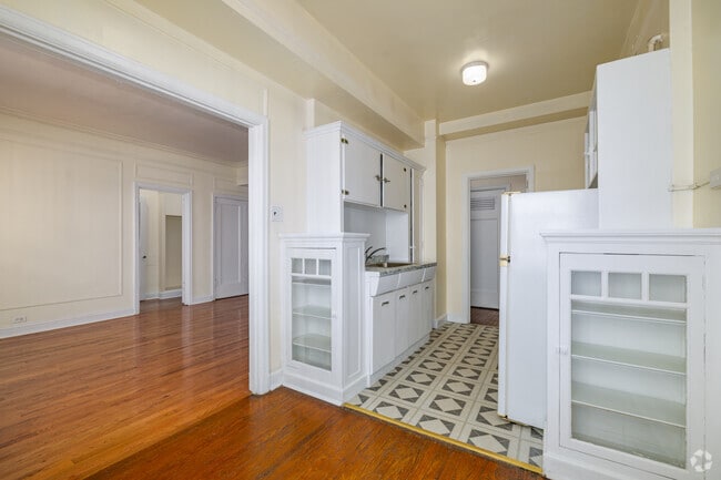 Studio - 500SF - Kitchen
