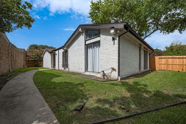 Photo - 1014 Fleetwood Pl Dr House