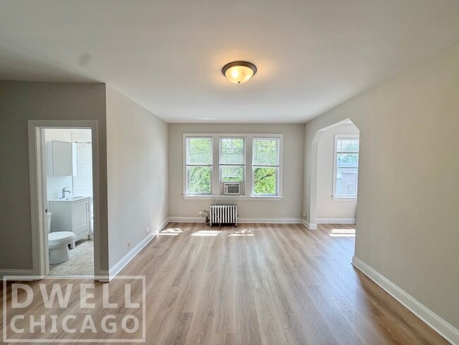 Building Photo - 2610 N Kimball Ave