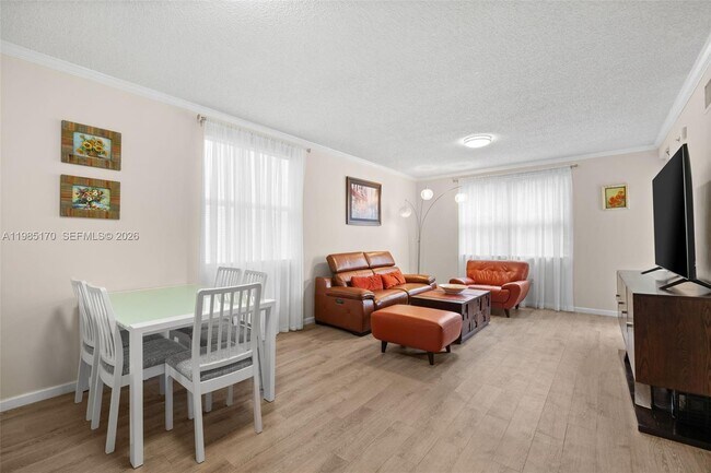 Photo - 17125 N Bay Rd Unidad 3312