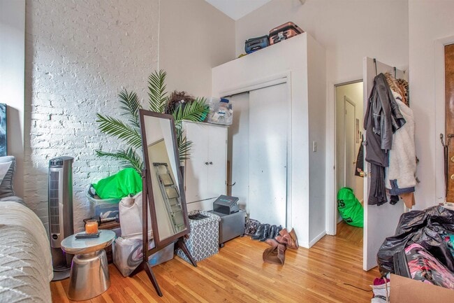 Photo - 554 OBSERVER Hwy Unidad 4L