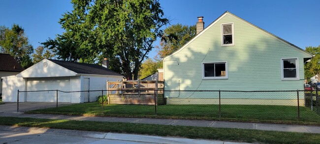 Photo - 17284 Ivanhoe St