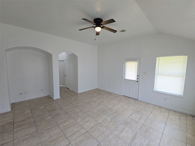 Photo - 1306 Squire Dr