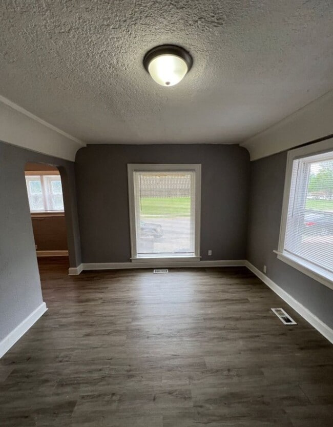 Photo - Cozy 2-Bedroom Duplex Minutes from Indepen...