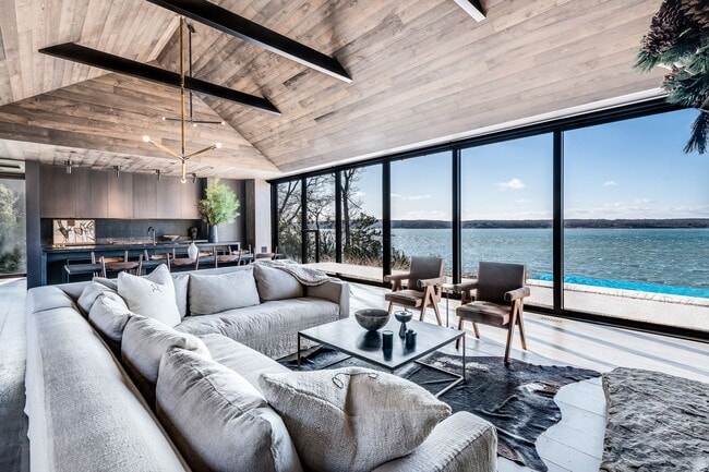 Photo - 265 Three Mile Harbor Hog Creek Rd