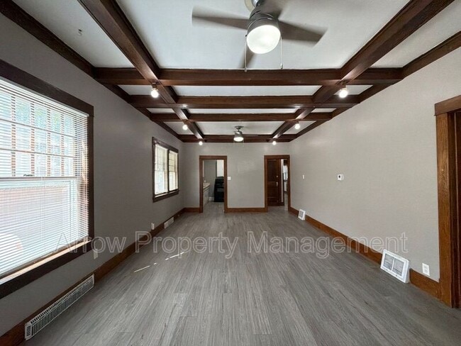 Photo - 2049 Worthington Ave