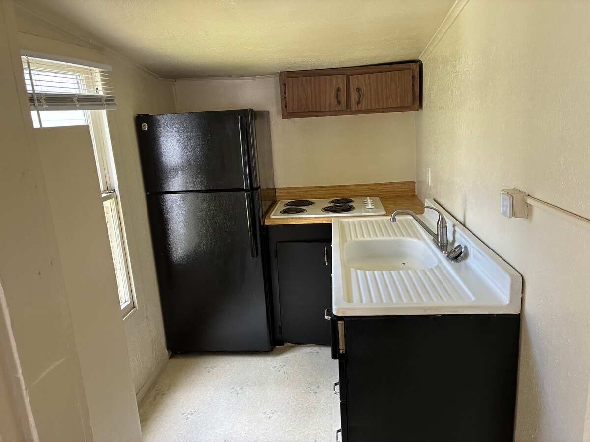 Photo - 714 Railroad Ave E Unit 1