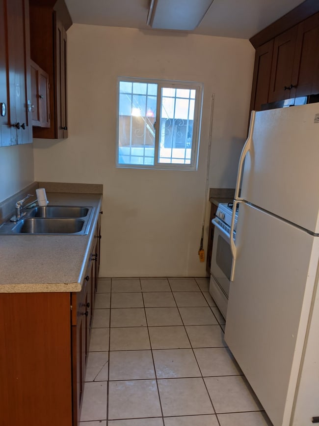 Building Photo - 3319 Livonia Ave Unit 1 Rental