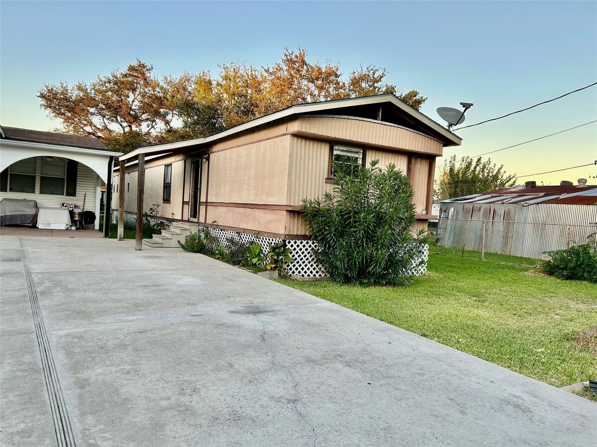 Photo - 13819 Eagle Pass St