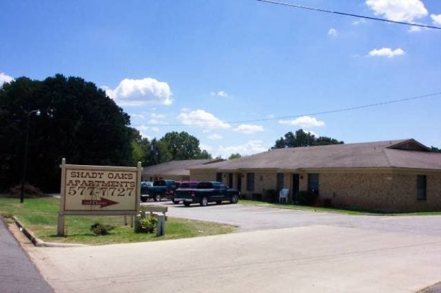 Shady Oaks Apartments - Shady Oaks Apartments