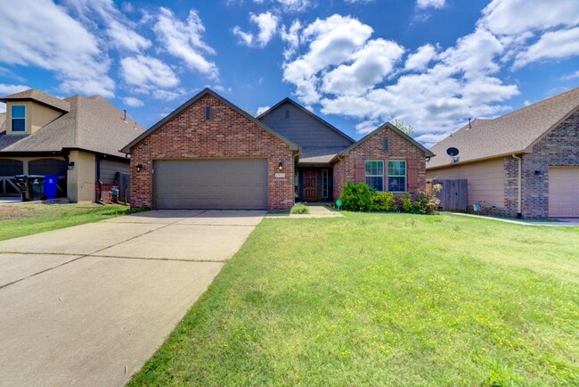Building Photo - 3 Bed | Bath in Broken Arrow!