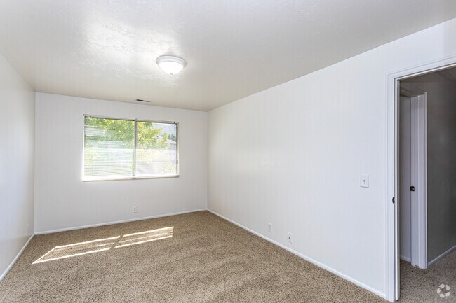 2BR, 1BA - 1,000SF
