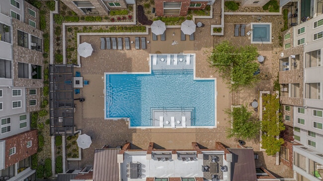 Building Photo - Creekside at Crabtree