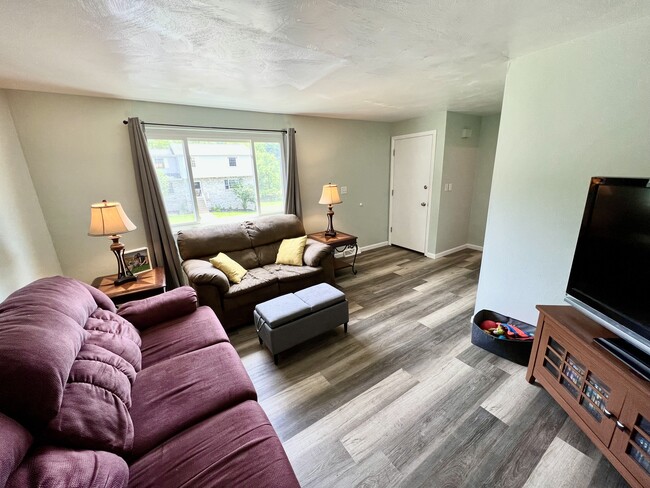 Photo - 8099 Nuttals Grove Rd