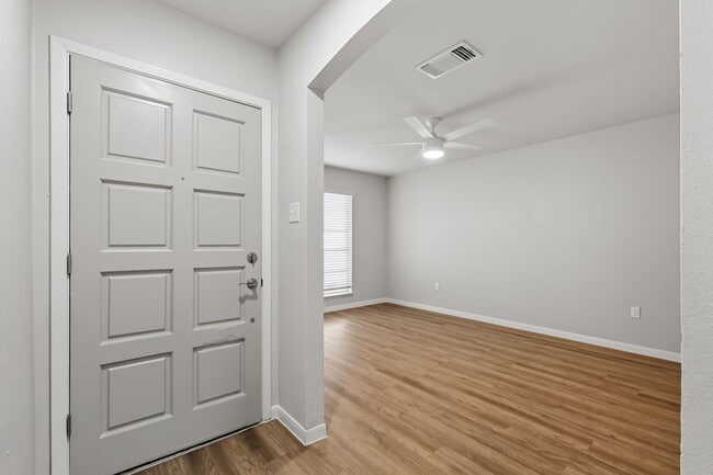 Photo - 2414 Rutledge St