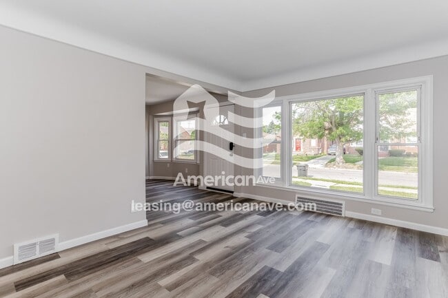 Photo - 18701 Murray Hill St