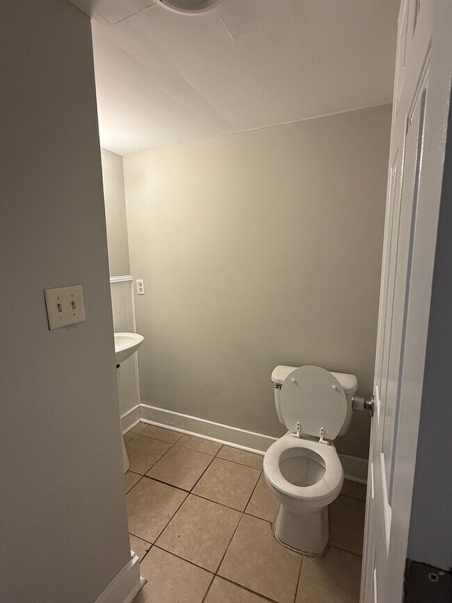 Photo - 810 Schmitt Rd