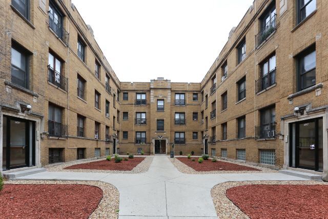 Photo - 732 W Roscoe St Condo Unit S2