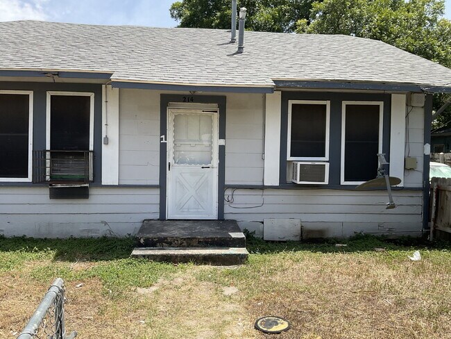 Building Photo - Application Special - South Side One Bedro... Unit 1 Rental