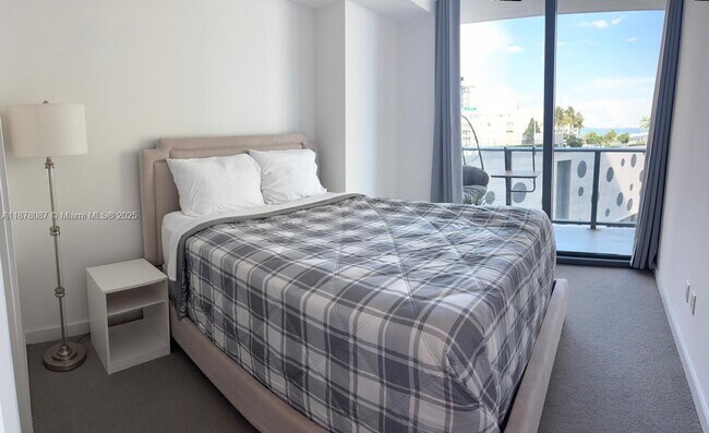 Photo - 501 NE 31st St Unidad 804