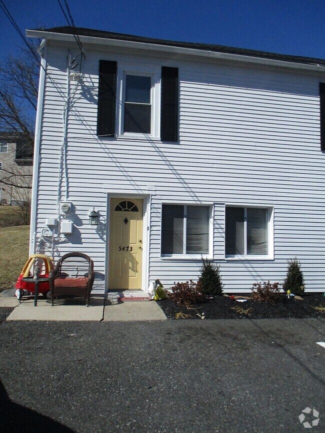 Building Photo - Newly remodeled 3+ bedroom Rental