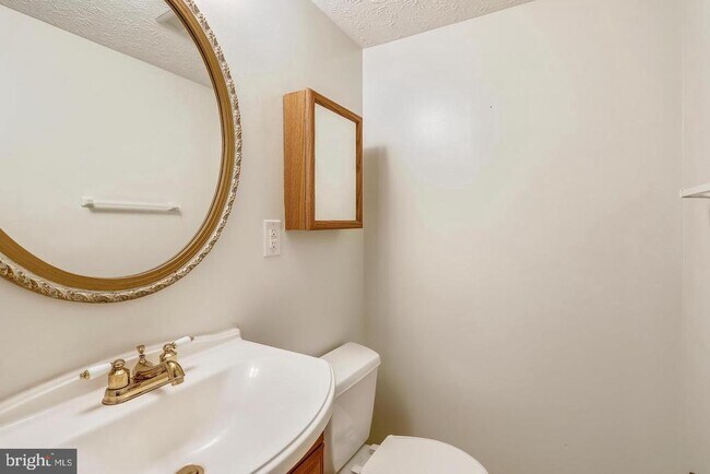 11127 Captain's Walk Ct