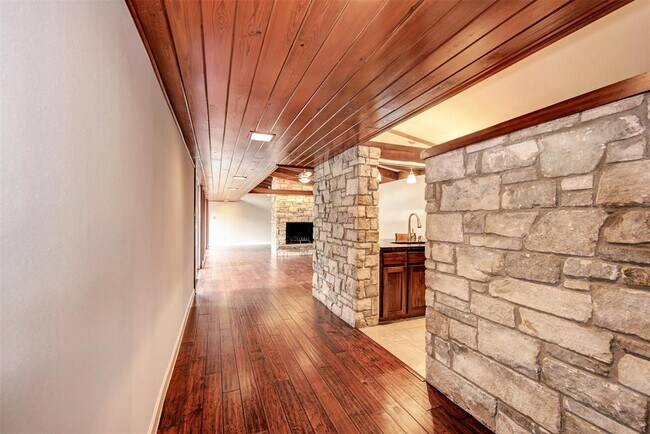 Photo - 1615 Elmhurst Dr